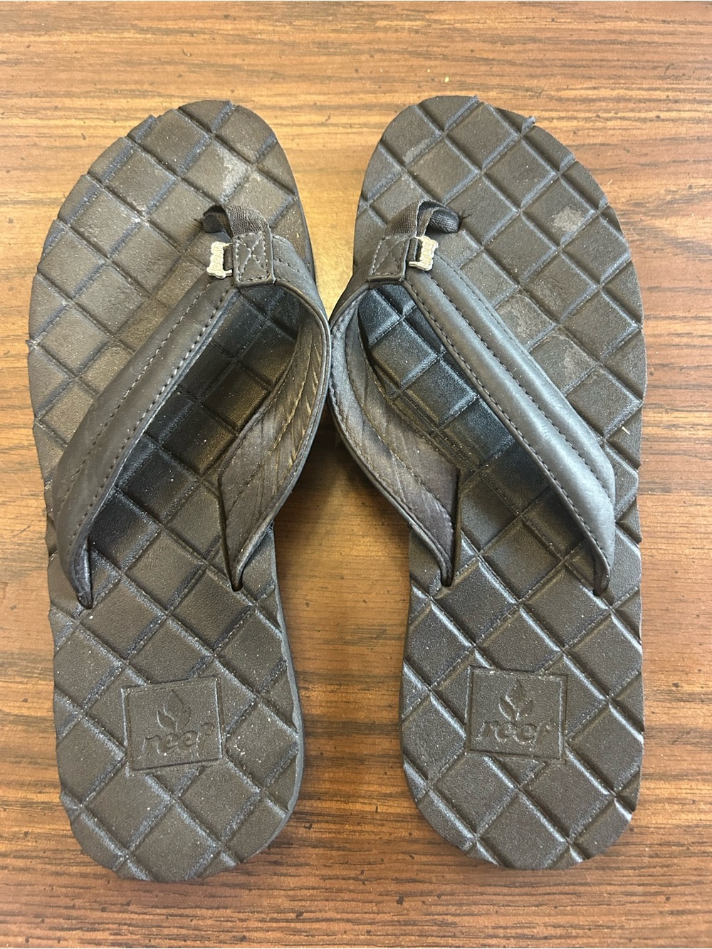 Reef black Quilted-Pattern Flip Flops